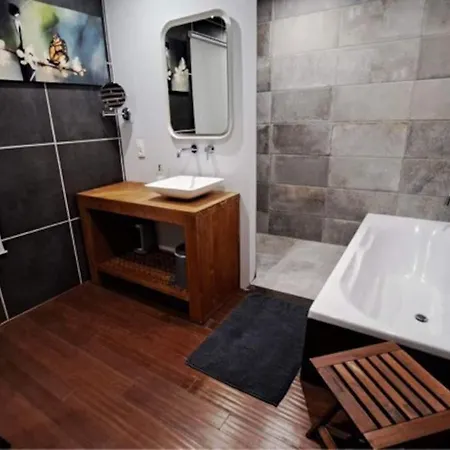 O 29 #container Pool#jacuzzi# Дом отдыха Намюр
